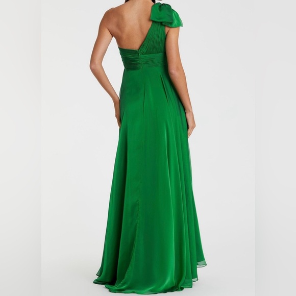 Mac Duggal | Long One-Shoulder - Picture 2 of 5